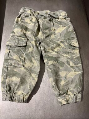 ✨NWOT✨Carter’s Camo 🌿Cargo Pants